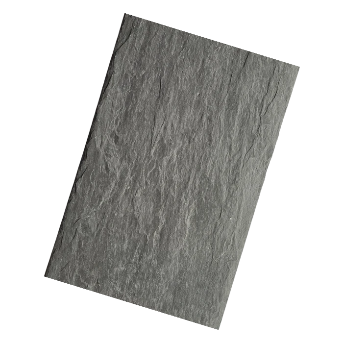 Luksusowa aranżacja wnętrza z akcentem ściennym z naturalnego łupka Jelstone w kolorze czarnym.