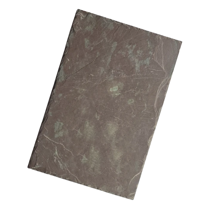 Paleta dostępnych kolorów naturalnego łupka dachowego Jelstone, od zieleni po czerń i miedź, ułożonych obok siebie.